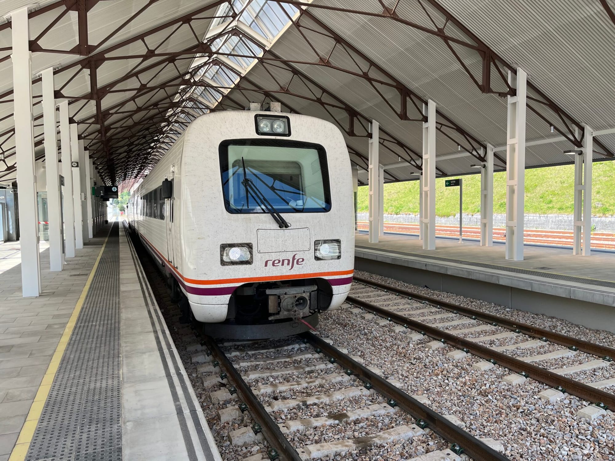 Flat rate national ticketing: public transport policymaking through shock