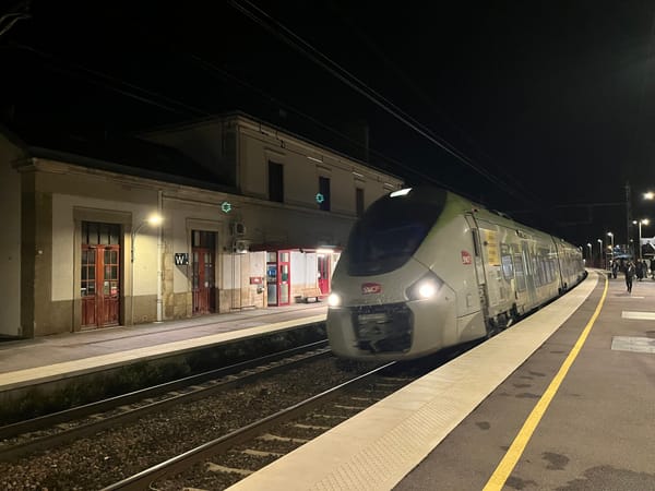 I've been wrong all these years about printed train timetables (the lessons from a Montbard - Nuits-sous-Ravières train that doesn't run)