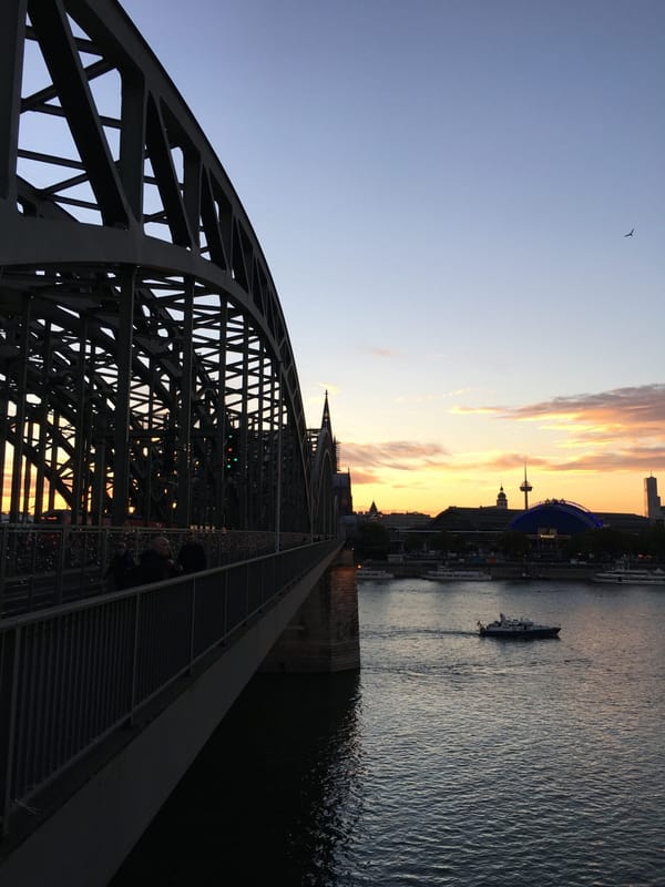 A creative solution to serve Köln Hbf en route from Frankfurt (Main) to London